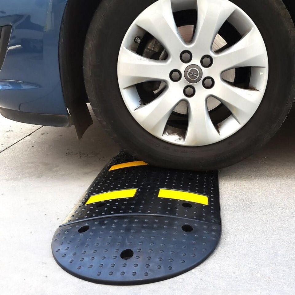 Trafik Kasisleri Kauçuk Şaseli Kasis Kauçuk Yol Kasisi Hız Kesici Tümsek 7 Metre (50x40 cm)