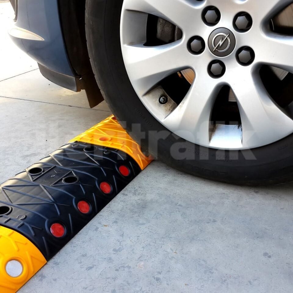 Trafik Kasisleri Yol Kasisi Hız Kesici Tümsek 3 Metre (25x35x5cm)