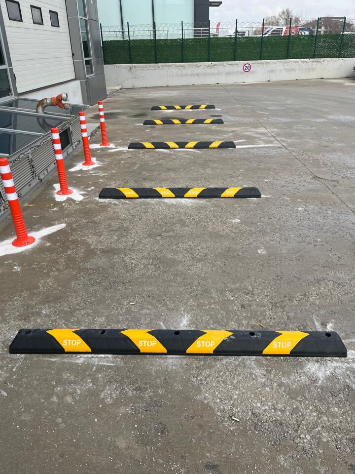Kauçuk Stoper  Kauçuk Araç Durdurucu Kauçuk Otopark Stoperi 190 cm Siyah