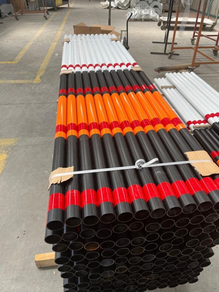 Kar Direği Fiyat Yol Kenar Dikmesi Demir Karayolları Yol Kar Direği Üretimi 3 Metre 2mm